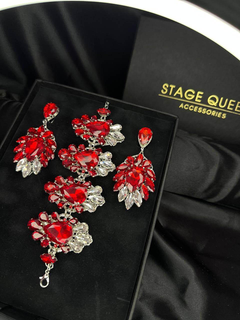 Сценічні прикраси VINO